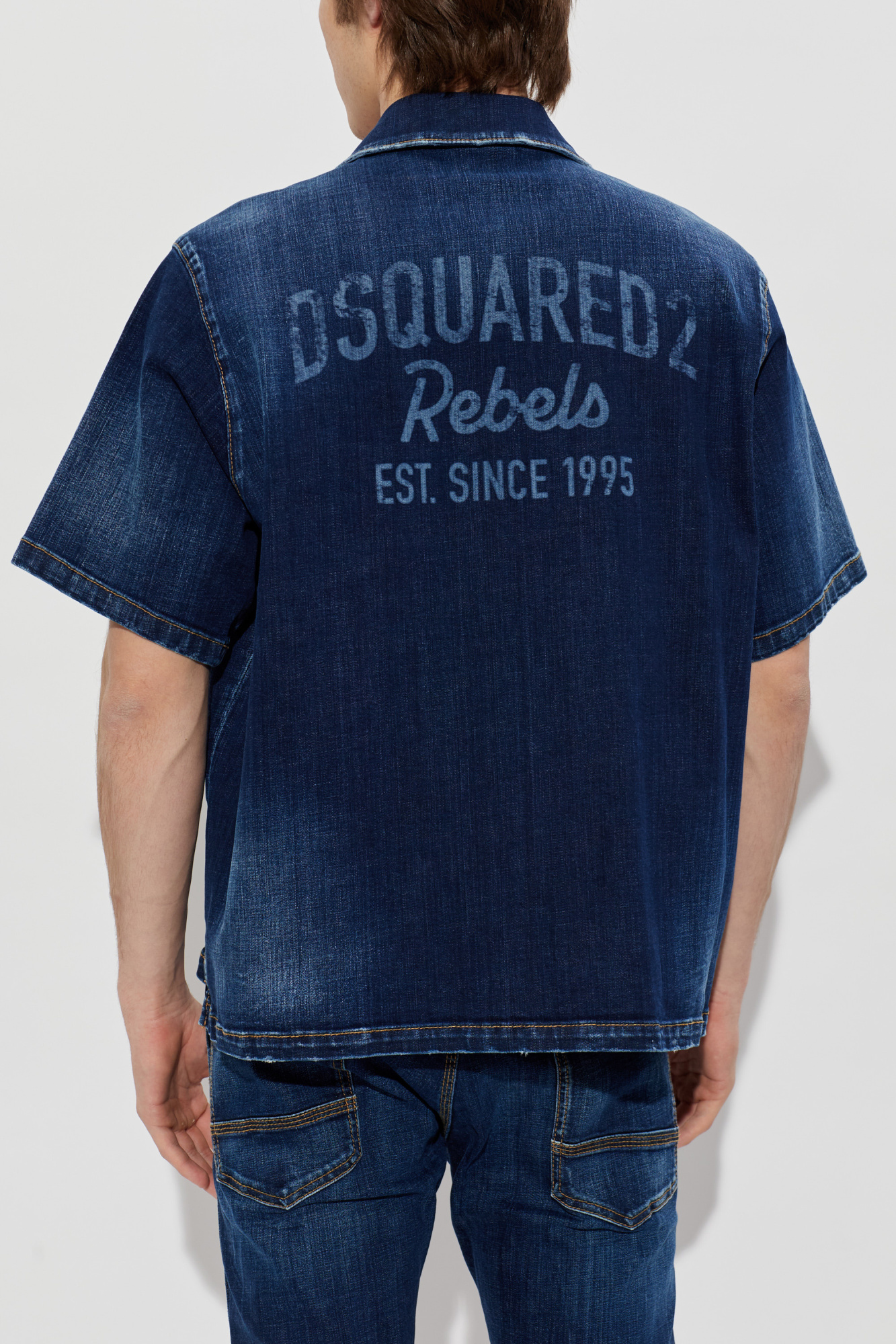 DSQUARED2 デニムシャツ Dsquared2 Denim shirt with a V-neck | Men's | Vitkac